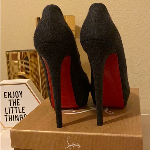 Christian Louboutin Grey Fabric Pump - Picture 3 of 6
